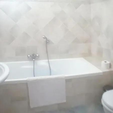 Casa de Férias House With 3 Bedrooms In Brancaleone With Wonderful Sea View Furnished Garden And Wifi